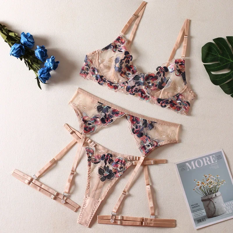 Ensemble de lingerie brodée po - Embroidery Underwear avis et prix